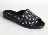 Dámske papuče Mjartan s otvorenou špicou- listy čierne
