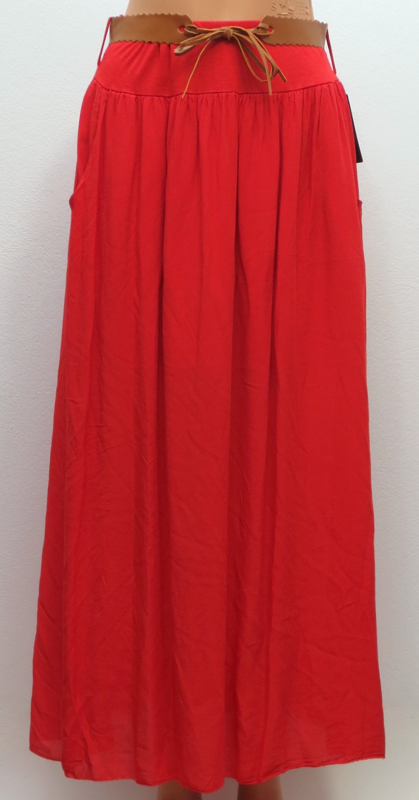Dlhá letná sukňa s vreckami- červená