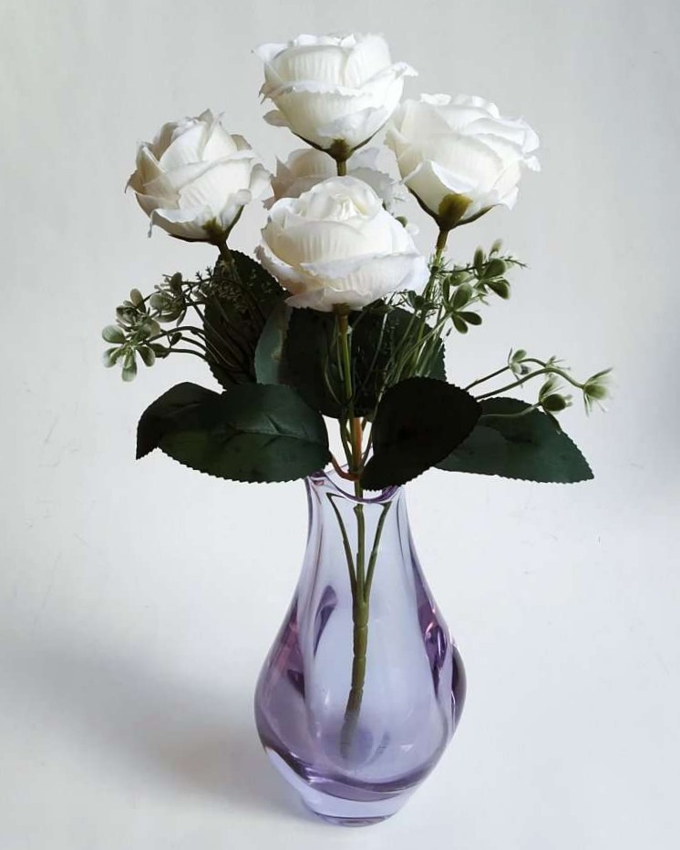 Umelá kytica - ruže biele